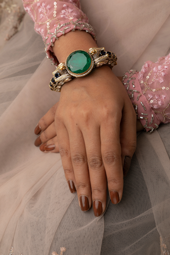 Contemporary Single Kada with Green Stone Victorian Gold Finish Openable Size 2.4