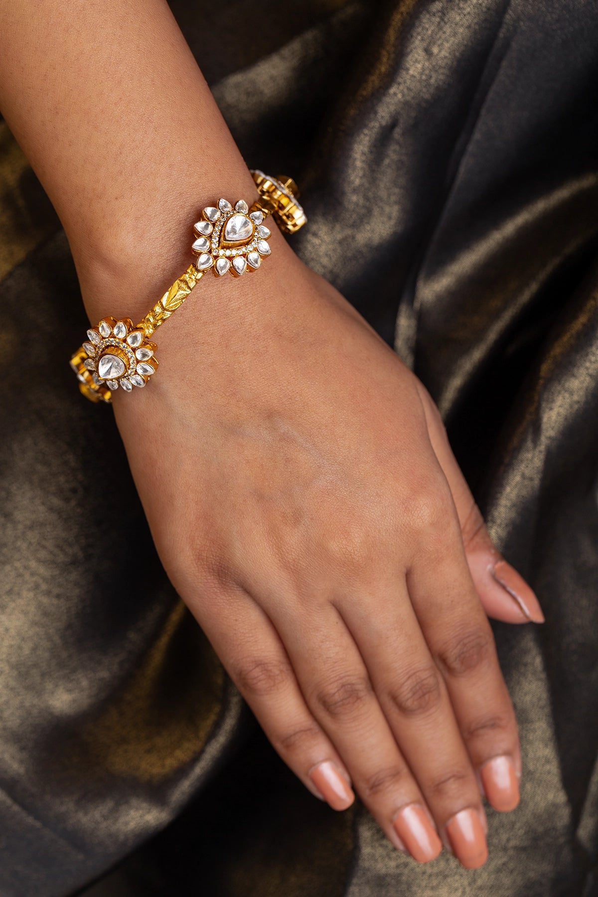 Polki Kundan Single Bangle with Flowered Kundan Motif  Matt Gold Finish  Non-Openable  Size 2.4
