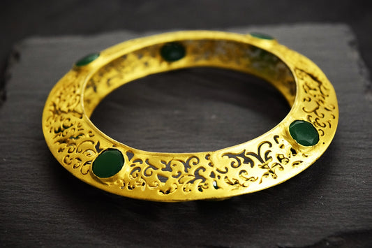Fine Lattice Work Kada in Green  Matt Gold Finish  Non-Openable  Size 2.8