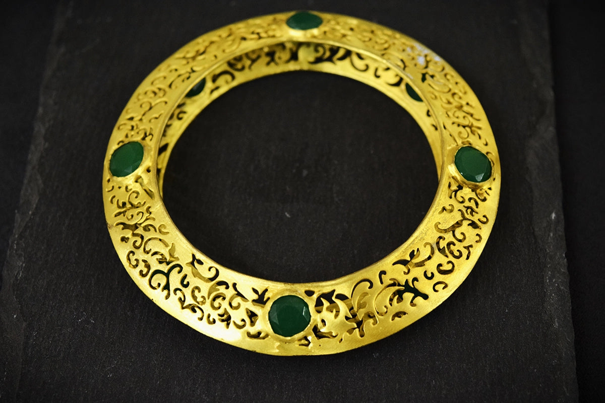 Fine Lattice Work Kada in Green  Matt Gold Finish  Non-Openable  Size 2.8