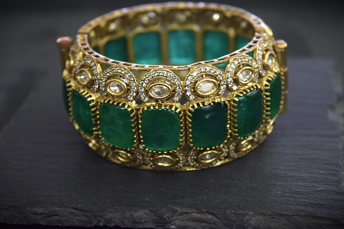 Vintage Jadau Kundan Kada with Green Stone & Cubic Zirconia  Gold Polish  Openable  Size 2.4