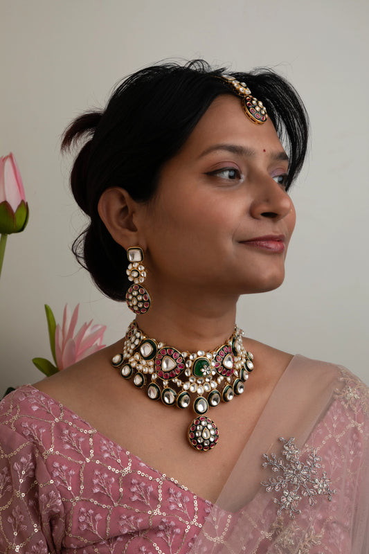 Bridal Kundan Choker Necklace Gold Polish with Green Stones Adjustable Thread