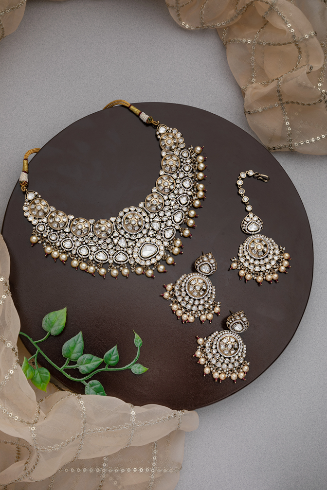 Bridal Kundan Necklace with Gold Stones & Maang Tikka Victorian Gold Polish Adjustable Thread