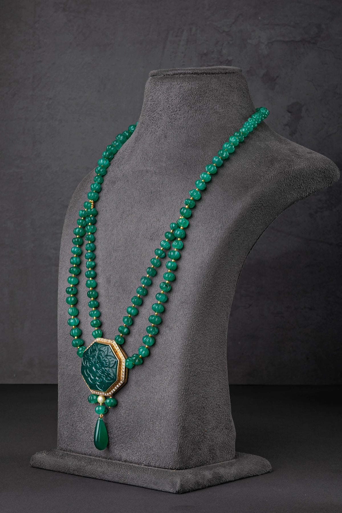 Elegant Silver Pendant with Carved Onyx & Pumpkin-Shaped Aventurine Beads  Gold Polish  25-Inch Adjustable Jewellery