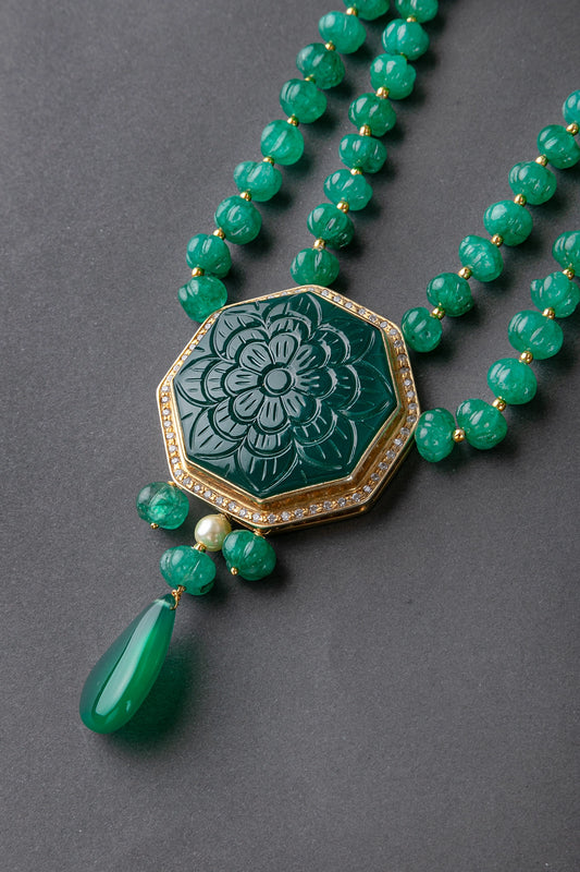 Elegant Silver Pendant with Carved Onyx & Pumpkin-Shaped Aventurine Beads  Gold Polish  25-Inch Adjustable Jewellery