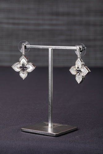 Mother of Pearl Pendant in Linked Chain  White Rhodium Polish  Adjustable  30 Inches