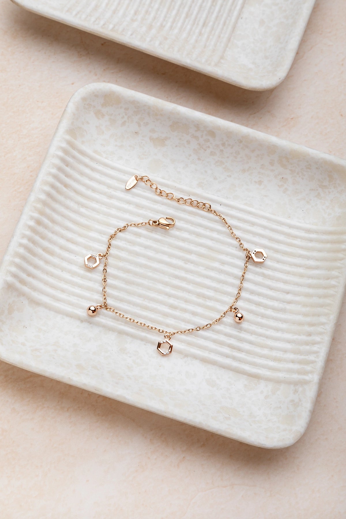 Elegant Golden Charms Bracelet Gold Polish 7-Inch Stylish Jewellery