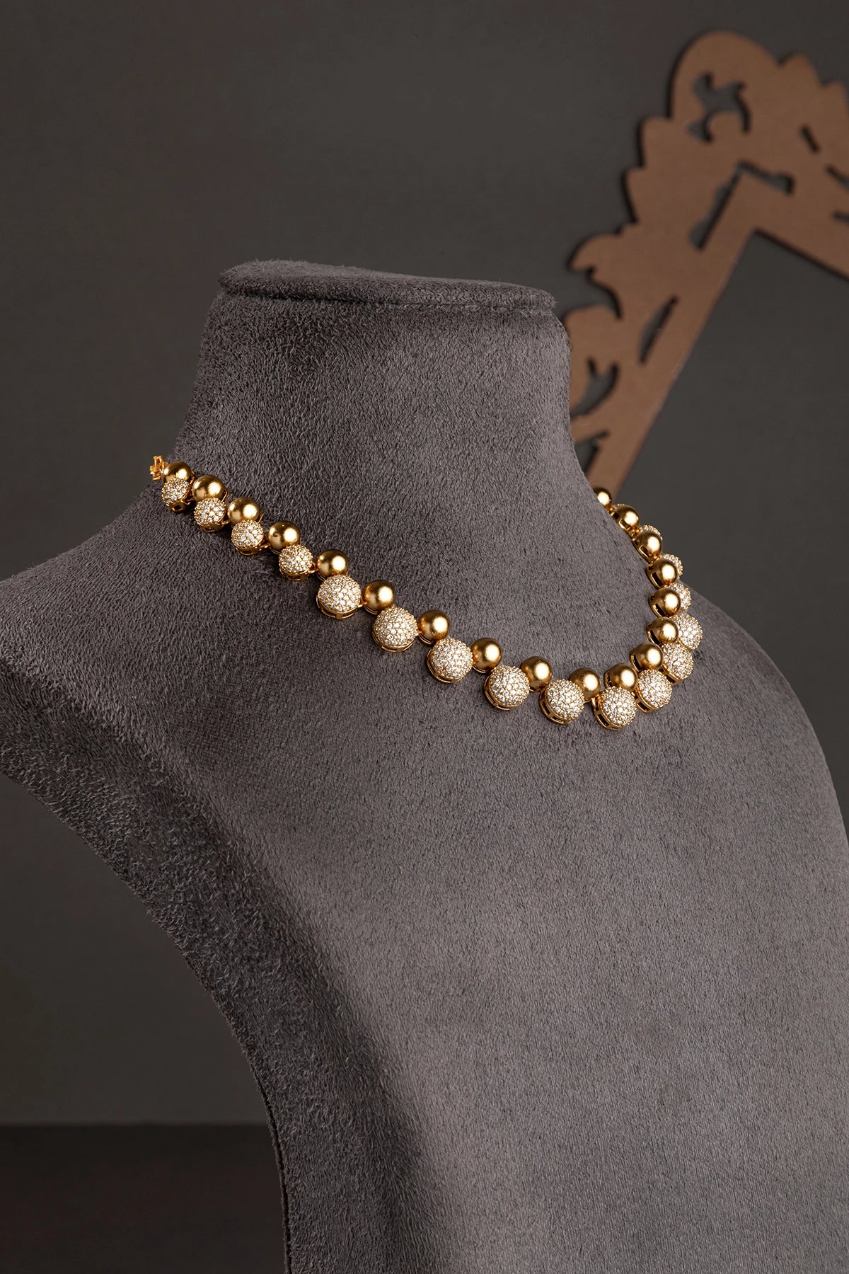 Temple Necklace with Golden Stone  Temple Gold Polish  18-Inch Adjustable Links  Traditional Jewellery