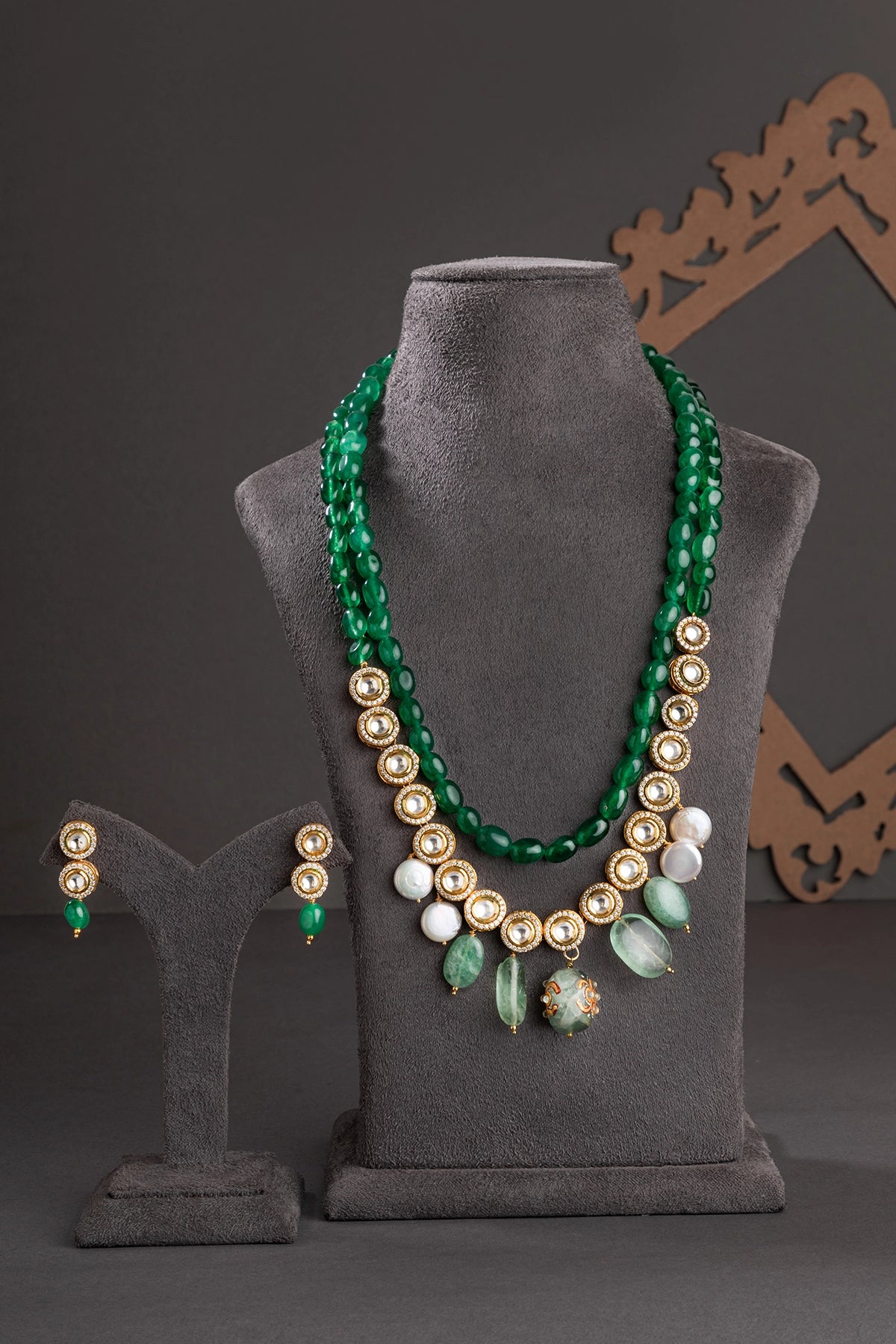 Long Necklace in Green Agate with Kundan Pieces  Gold Polish  24-Inch Adjustable Traditional Jewellery