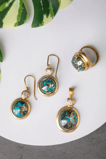 Brass Necklace with Turquoise Stone  Gold Polish Finish  Adjustable  3 Inches