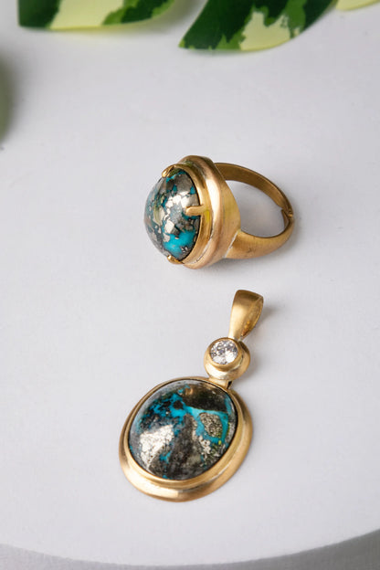 Brass Necklace with Turquoise Stone  Gold Polish Finish  Adjustable  3 Inches
